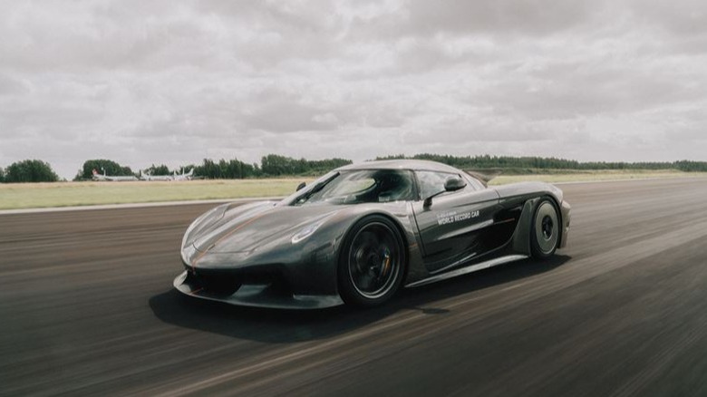 Koenigsegg Jesko Absolut at speed on a closed track