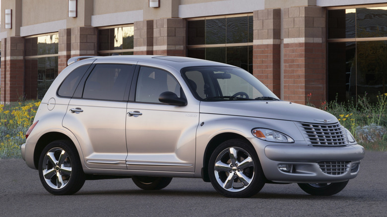 2004 Chrysler PT Cruiser GT parked in front of building, front-right 3/4 view