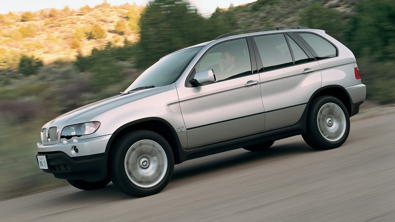 BMW X5 (E53) on the road