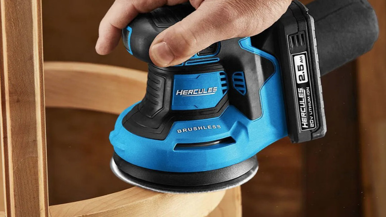 Hercules random orbit sander on wood