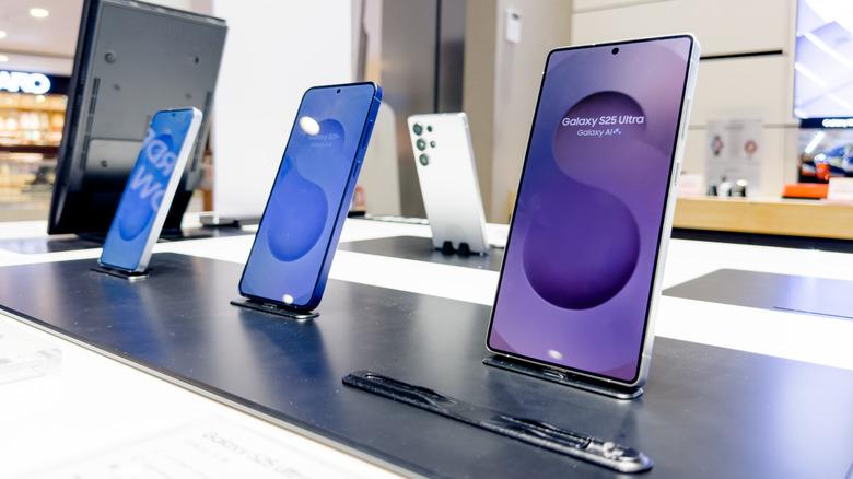 Samsung Galaxy S25+ and S25 Ultra display at Samsung store.