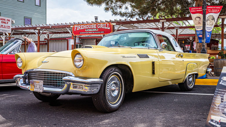 1957 Ford Thunderbird