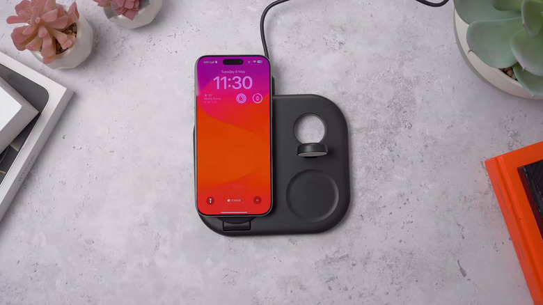 A shot of the Belkin Wireless 3-in-1 Magnetic Charging Stand on a desk.