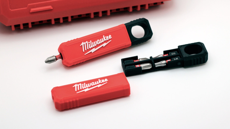 Picture showing 3D printed Milwaukee pocket mulit-tool