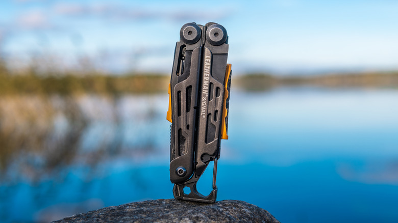Leatherman Signal multitool