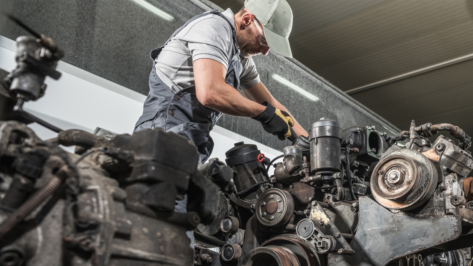 5 Common Signs That Your Diesel Engine Might Be Failing