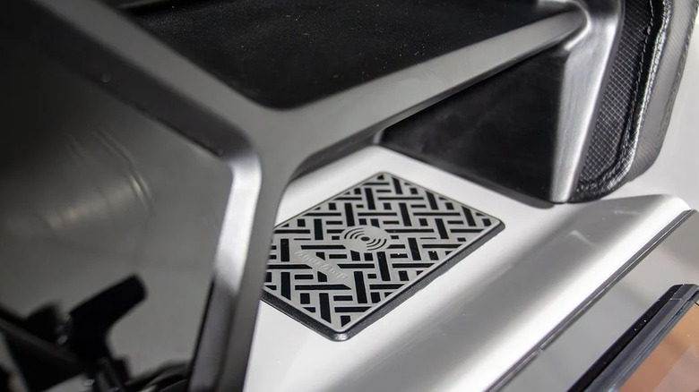 Close Up of AquaAmp charging point.