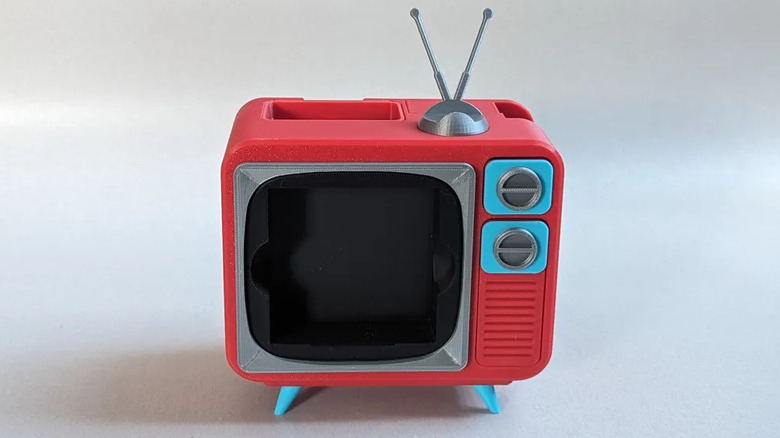 Desk organizer shaped like an old TV.