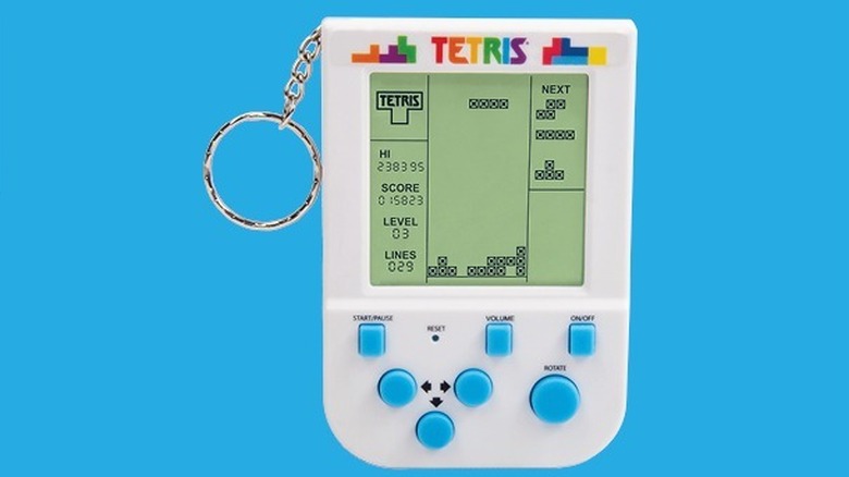 Official Tetris keychain console from Fizz Creations