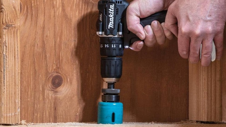 using hole saw with Makita drill