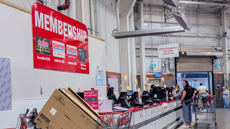 Costco returns counter