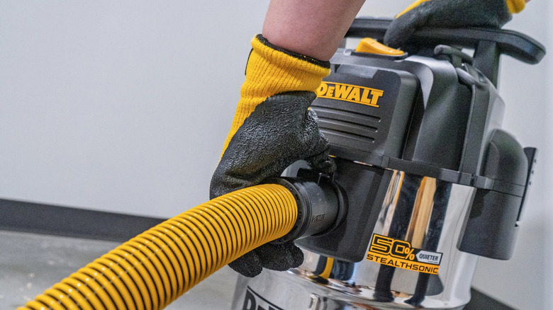 DeWalt wet dry vac being plugged in