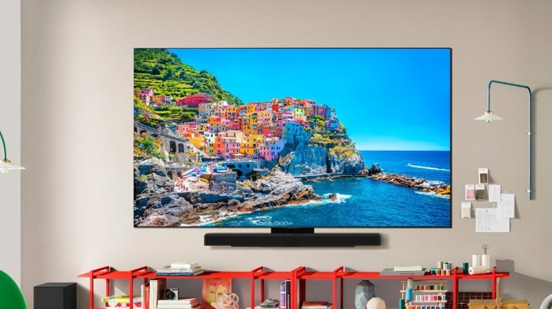 LG OLED C5 mounted on wall