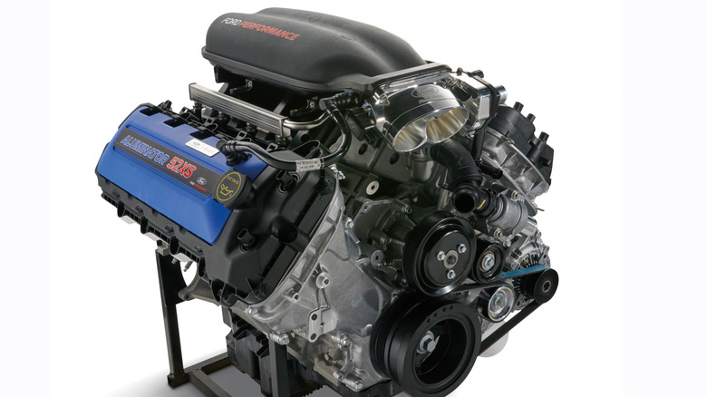 Close up of Ford Racing 5.2 Aluminator crate engine