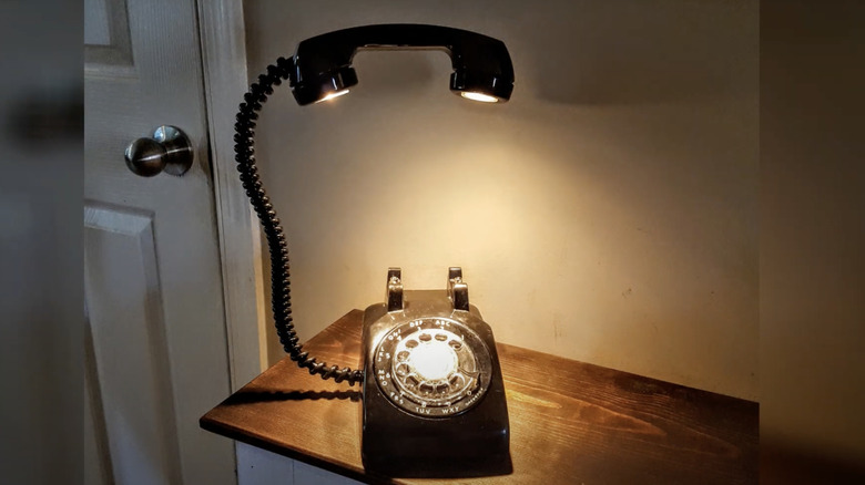 Phone lamp