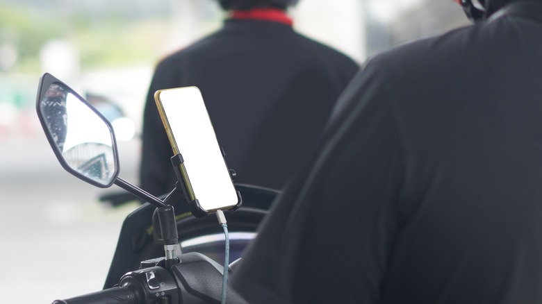 cell phone mounted on bike