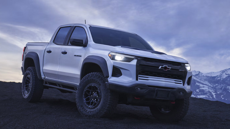 Chevy Colorado ZR2 Bison in Summit White in a mountainous setting