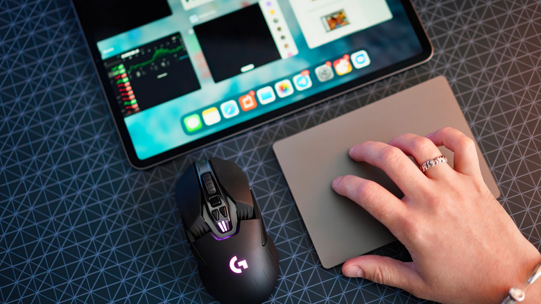 touchpad and mouse controlling ipad pro