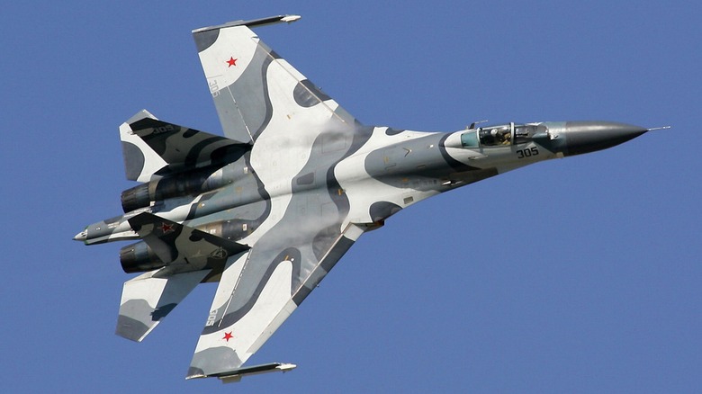 Su-27 Flanker flying a maneuver at an airshow in 2005