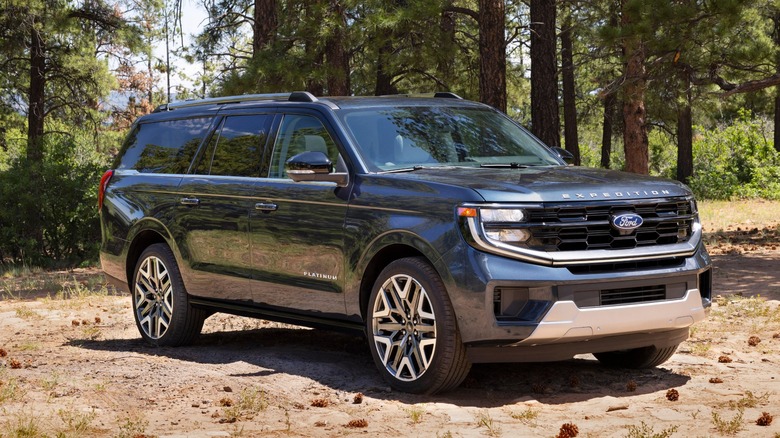 2025 Ford Expedition on dirt