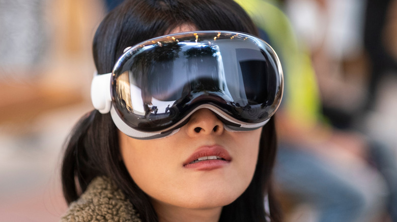 Woman wearing the Apple Vision Pro