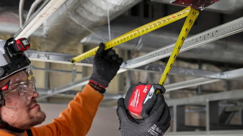 measuring with Milwaukee tape measure