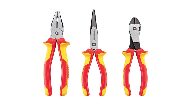 Picture showing Quinn Tools electricians pliers