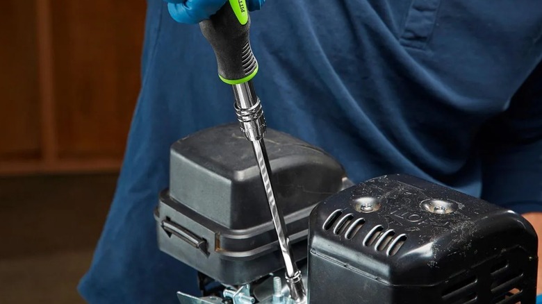 The Pittsburgh 1/4-Inch Drive Telescoping Socket Driver