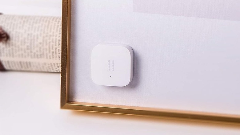 Aqara vibration sensor on a painting