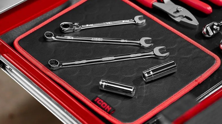 Icon tools on an Icon magnetic tool mat