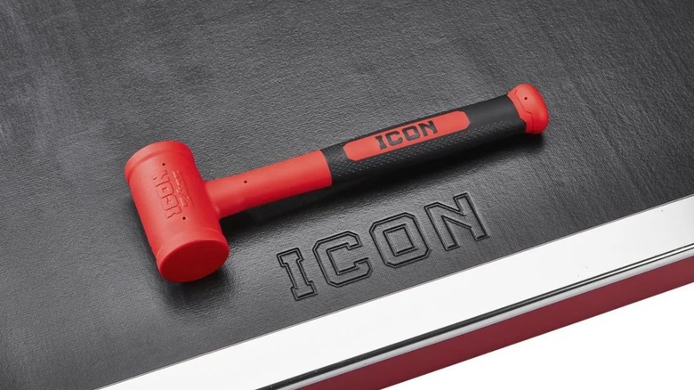 Picture showing Icon dead blow hammer with brand logo