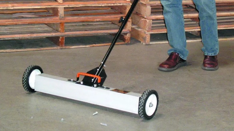 Central Machinery 30-Inch Magnetic Sweeper with Wheels