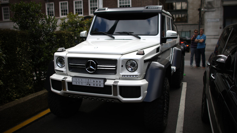 White G 63 AMG 6x6