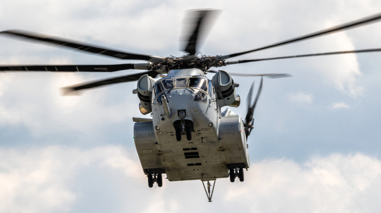 Sikorsky CH-53K King Stallion in-flight, front-view
