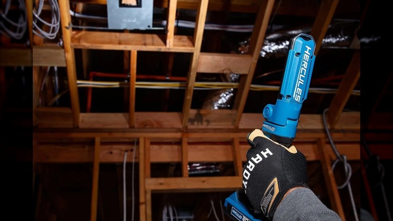 Using the 280 Lumen Stick Light on a building site