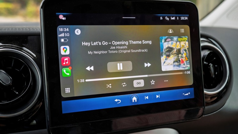 Music controls on CarPlay