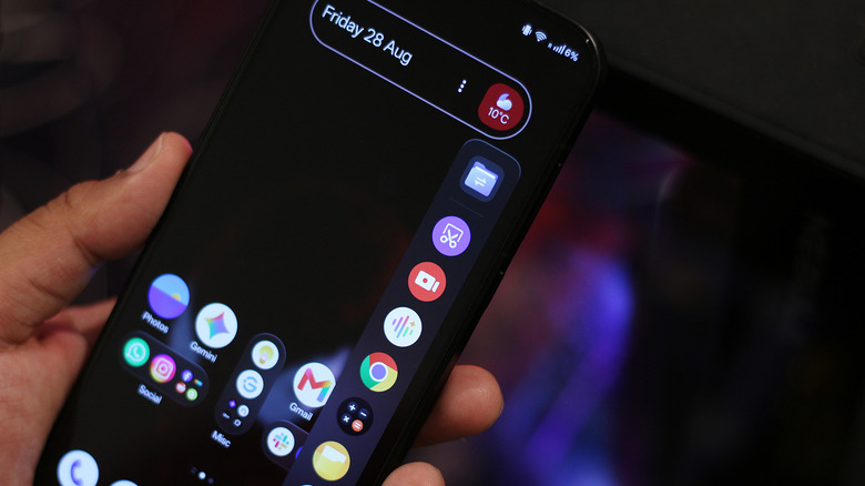 Smart Sidebar on a OnePlus phone.