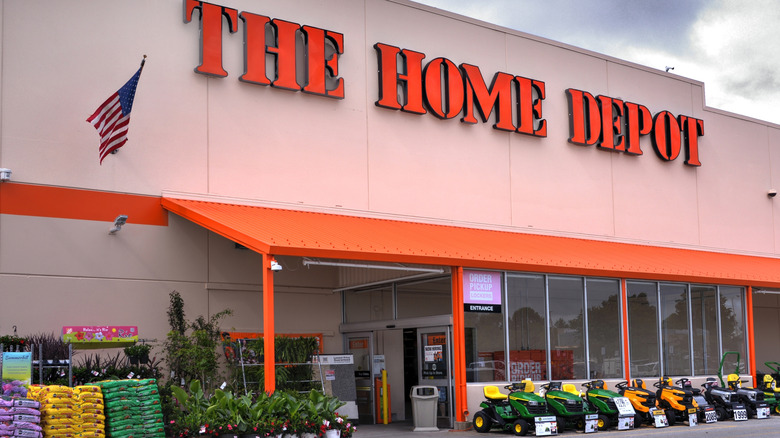 a Home Depot storefront