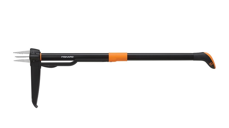 Fiskars 34-Inch Stand Up Weed Puller
