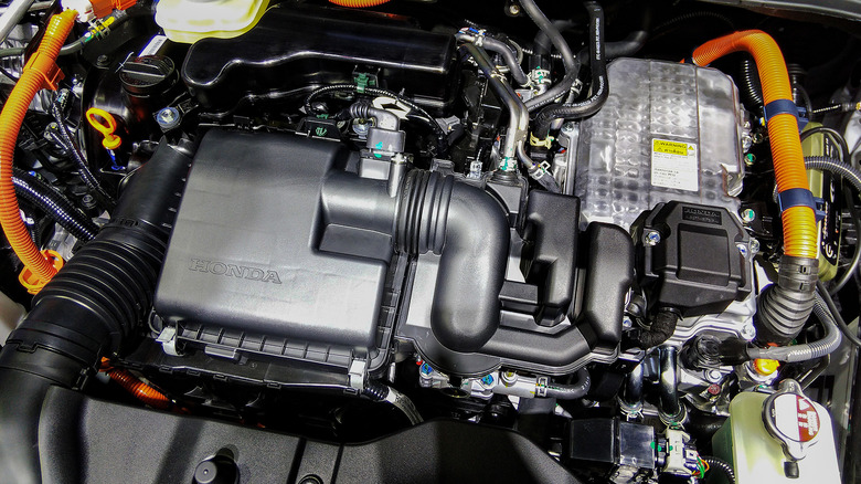 A 2.0-liter engine in the engine bay of a 2021 Honda HR-V