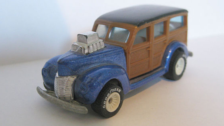 blue and brown hot wheels woody 