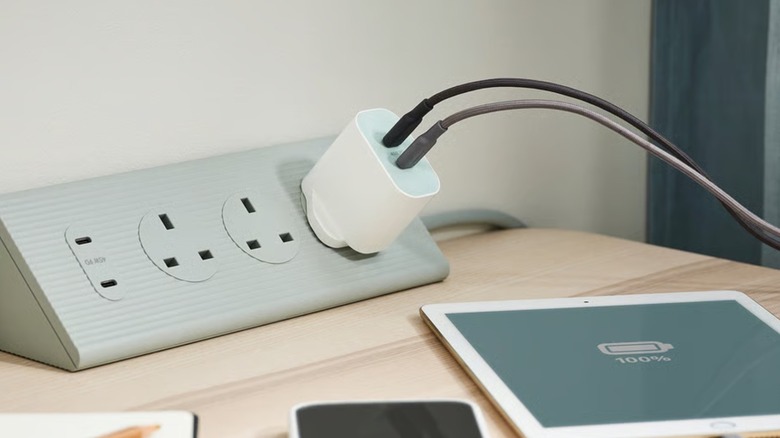 Picture displaying extension cord in use