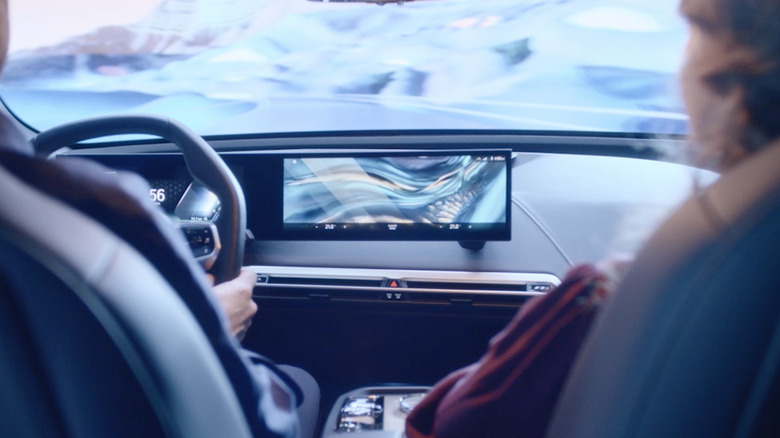 Picture displaying BMW infotainment screen