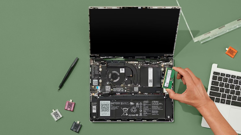 Person upgrading the Framework Laptop
