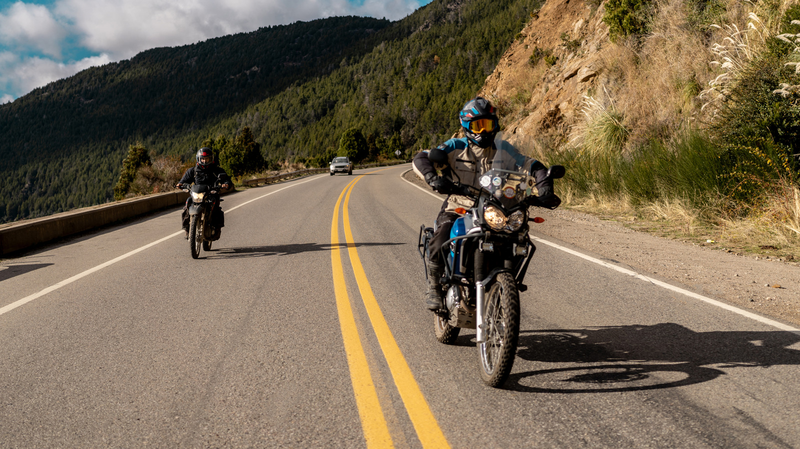5 Lesser-Known Biker Hand Signals (And What They Mean)