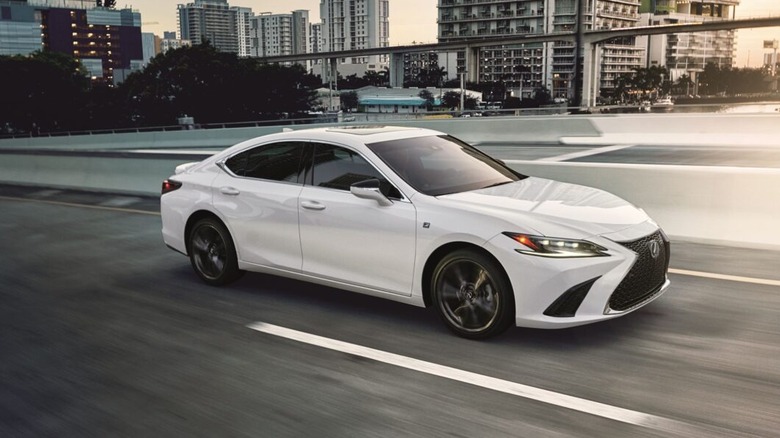 Lexus ES front 3/4