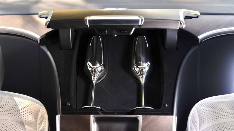 Mercedes-Maybach S-Class Silver champagne flutes