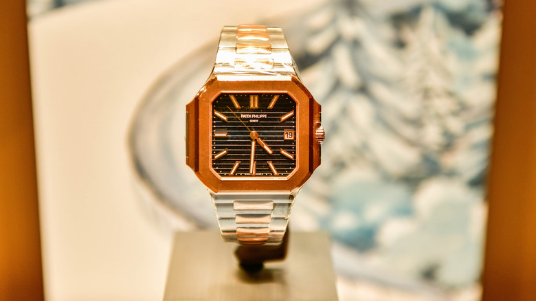 Front-on view of the Patek Philippe Cubitus.