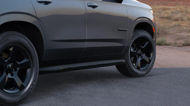 SUV with Michelin Defender LTX M/S 2 tires in the desert