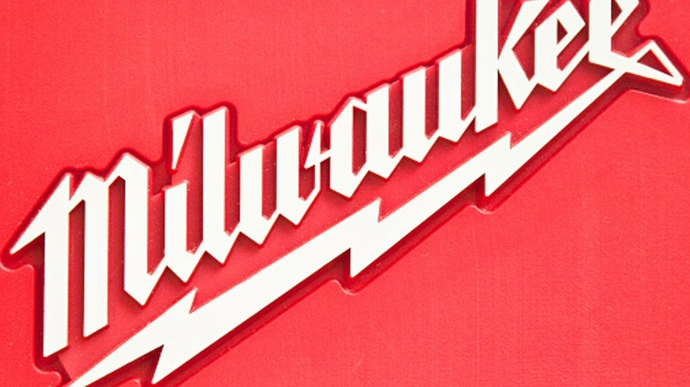 milwaukee tools logo